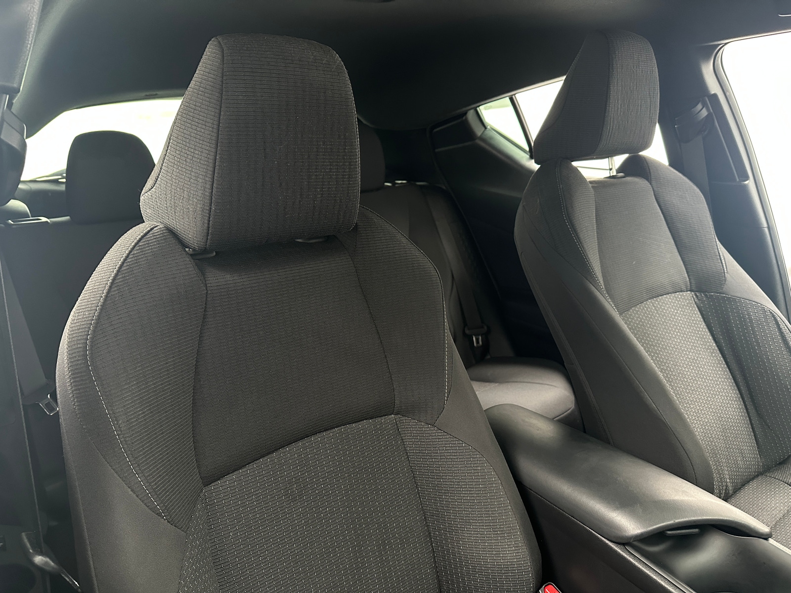 Thumbnail: 2018 Toyota C-HR - 2