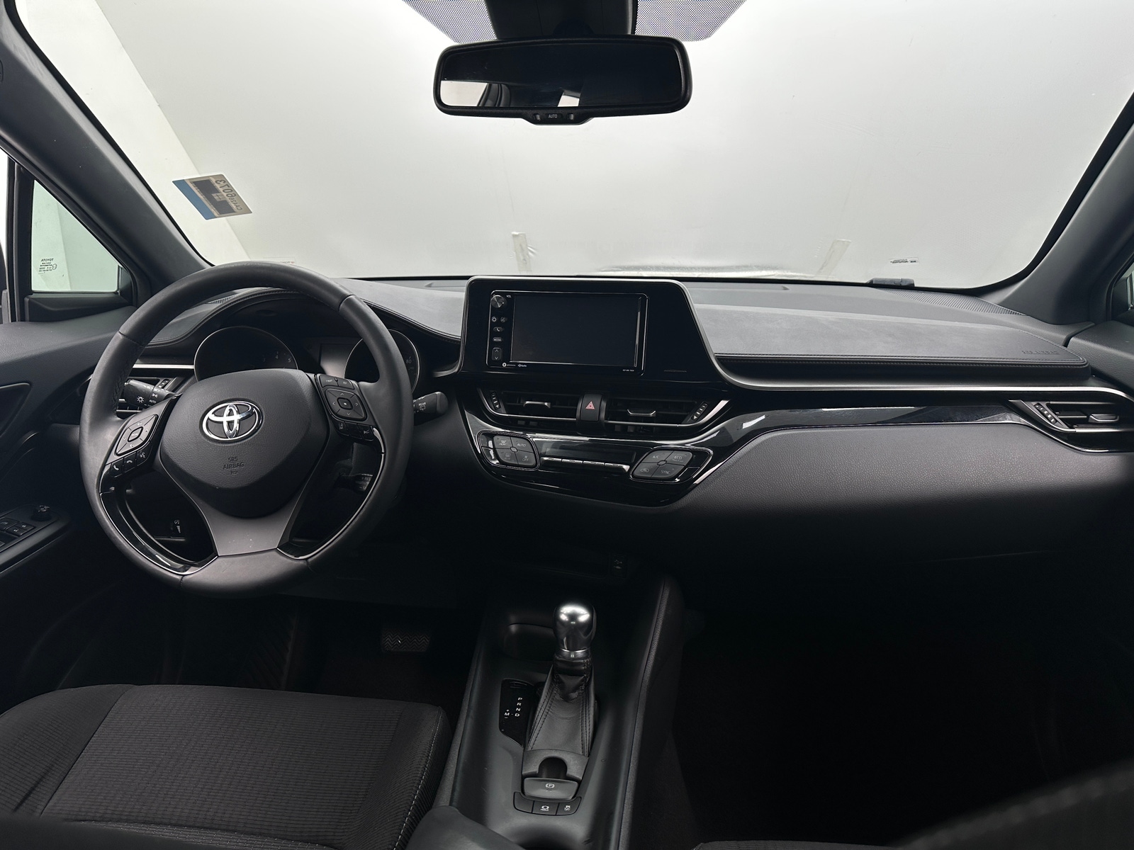 Thumbnail: 2018 Toyota C-HR - 3