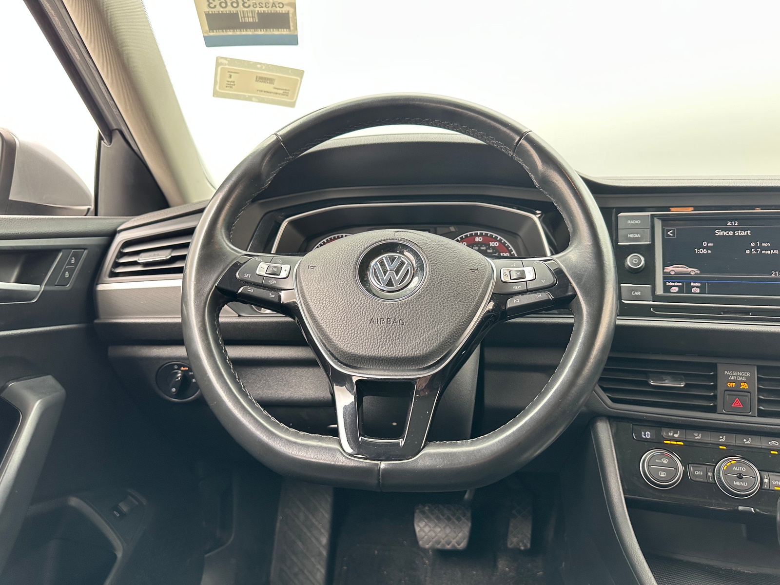 Thumbnail: 2019 Volkswagen Jetta - 4