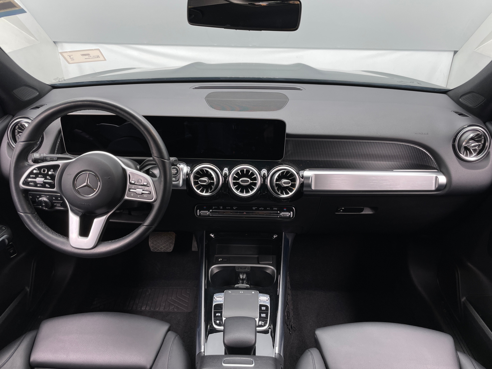 Thumbnail: 2020 Mercedes-Benz GLB - 2