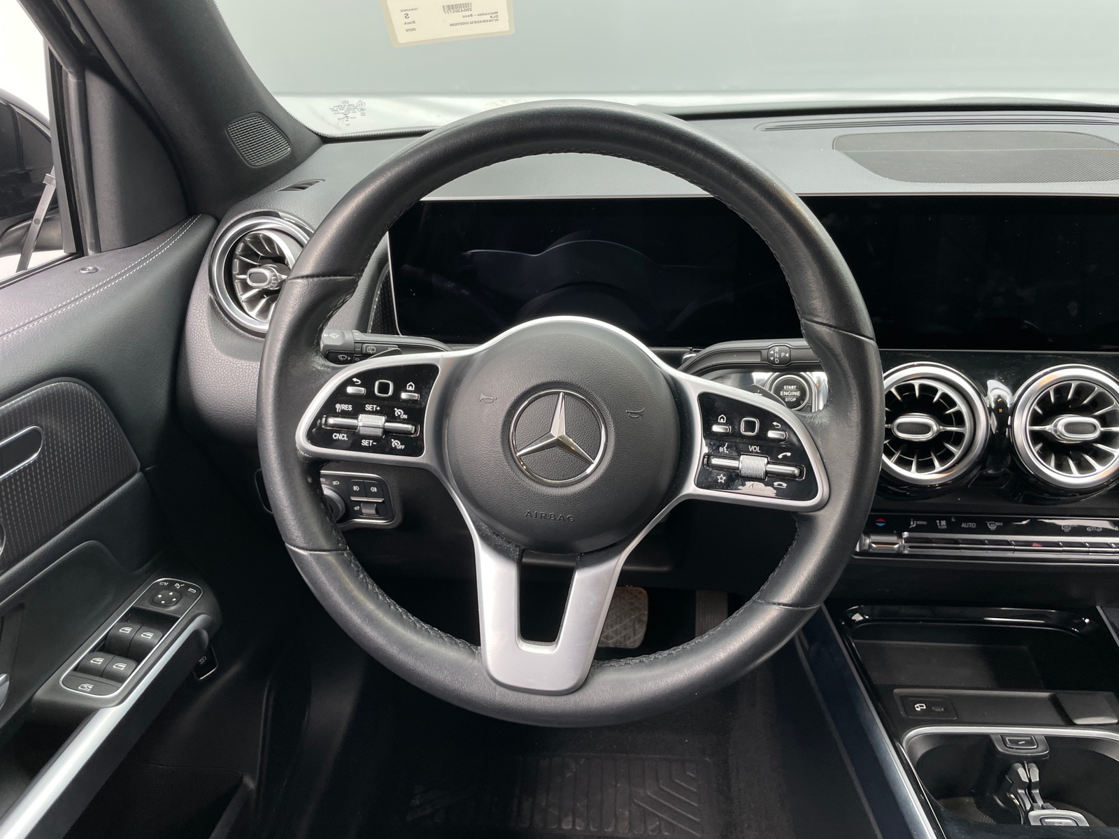 Thumbnail: 2020 Mercedes-Benz GLB - 4