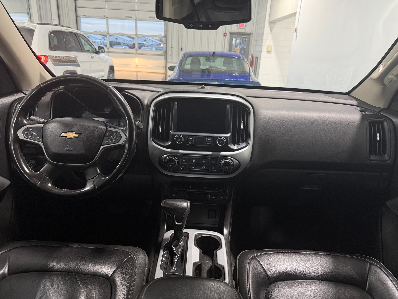 Thumbnail: 2019 Chevrolet Colorado - 3