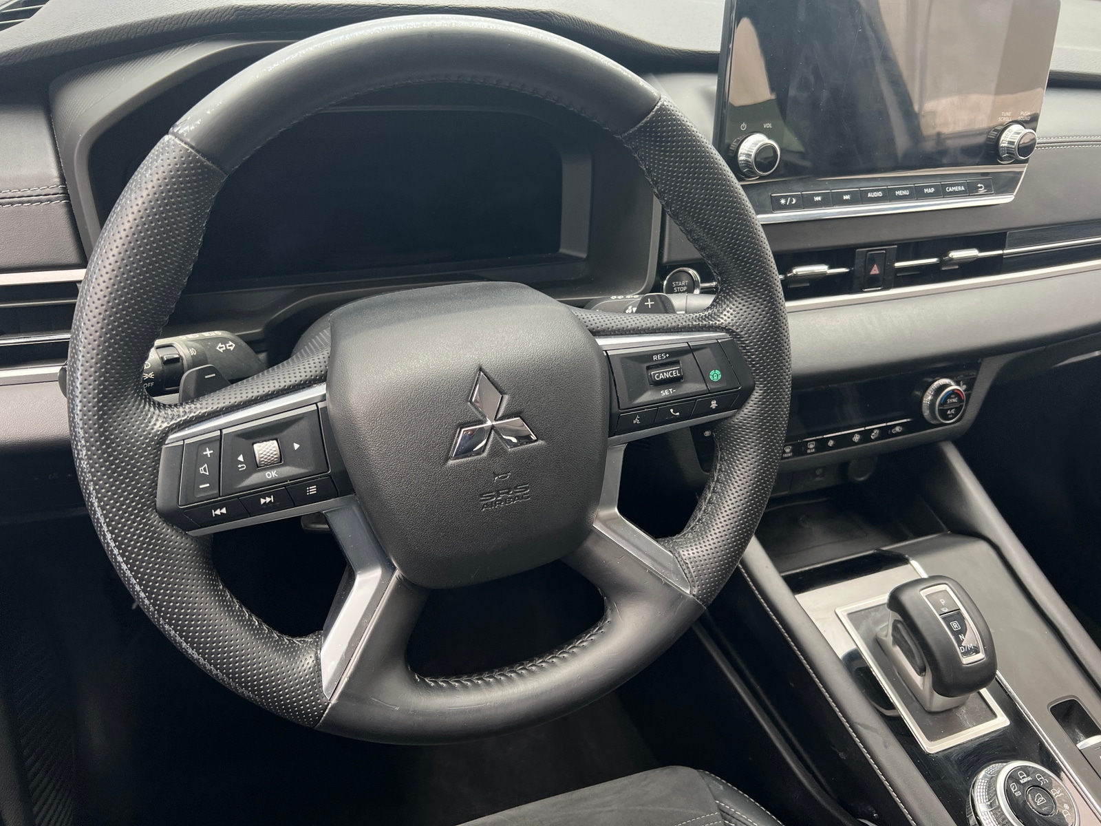 Thumbnail: 2022 Mitsubishi Outlander - 4