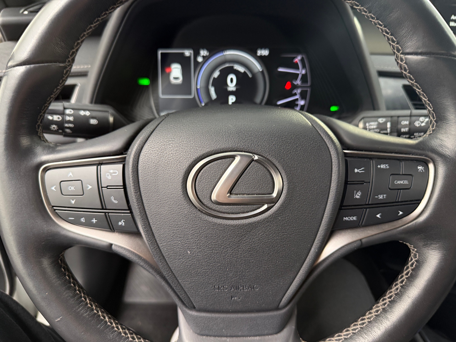 Thumbnail: 2020 Lexus UX - 4