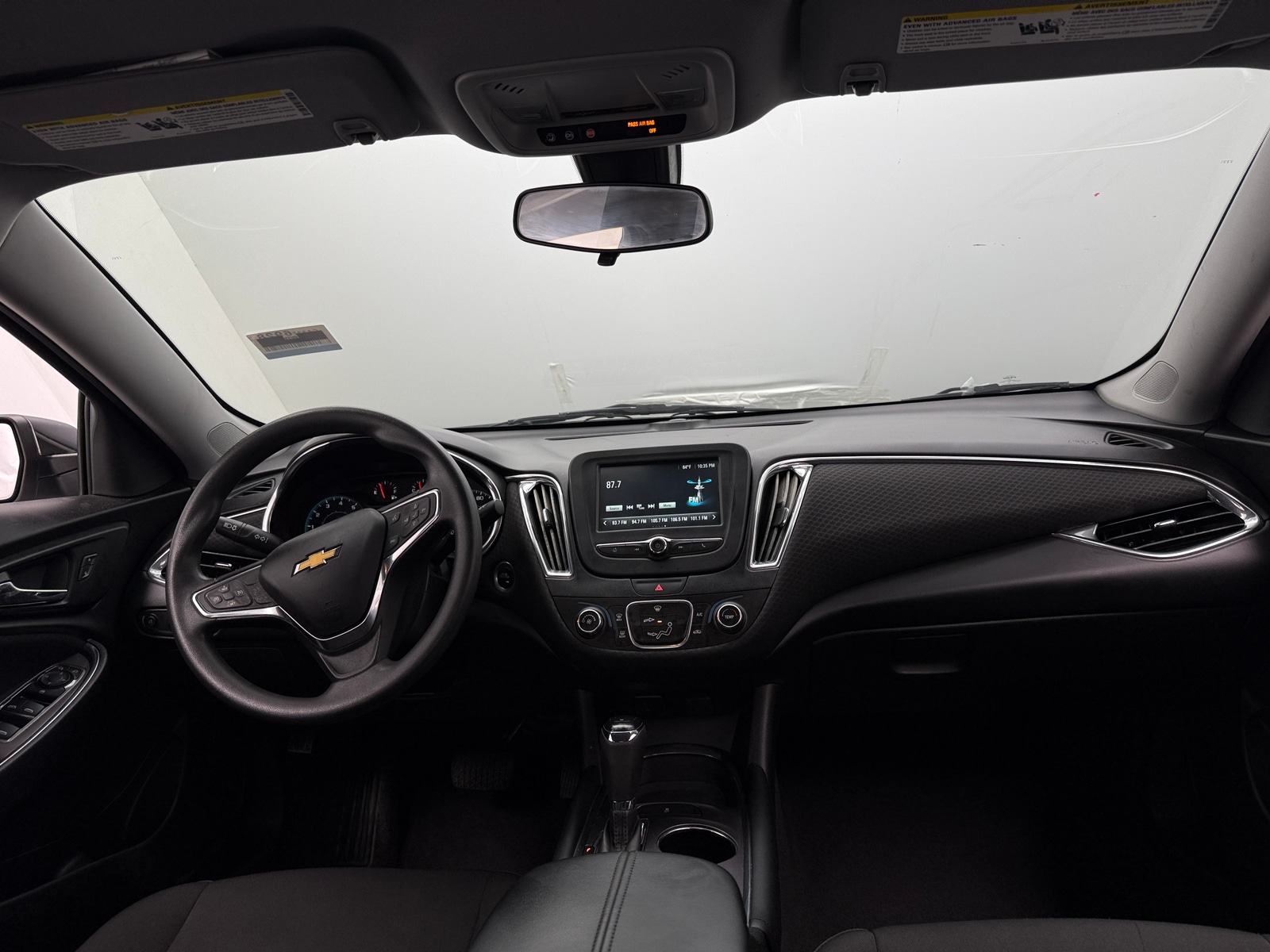 Thumbnail: 2018 Chevrolet Malibu - 3