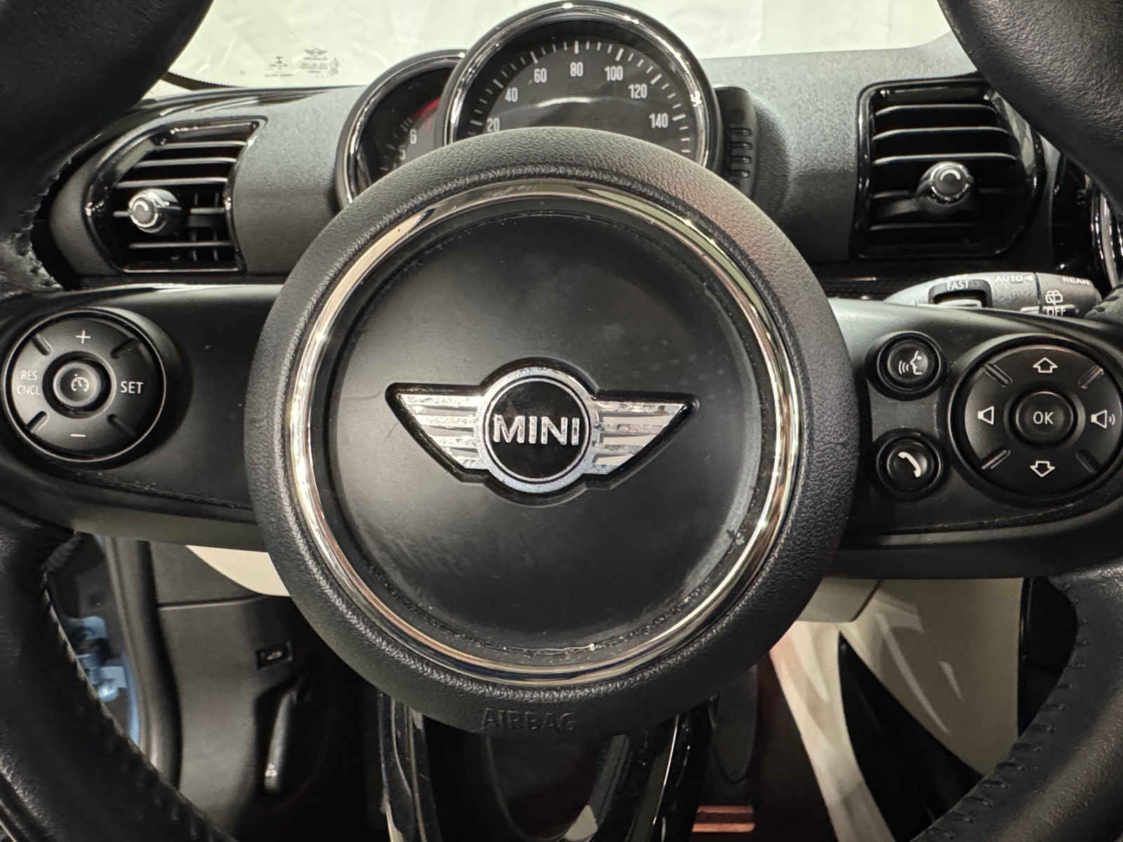 Thumbnail: 2017 MINI Cooper Clubman - 4