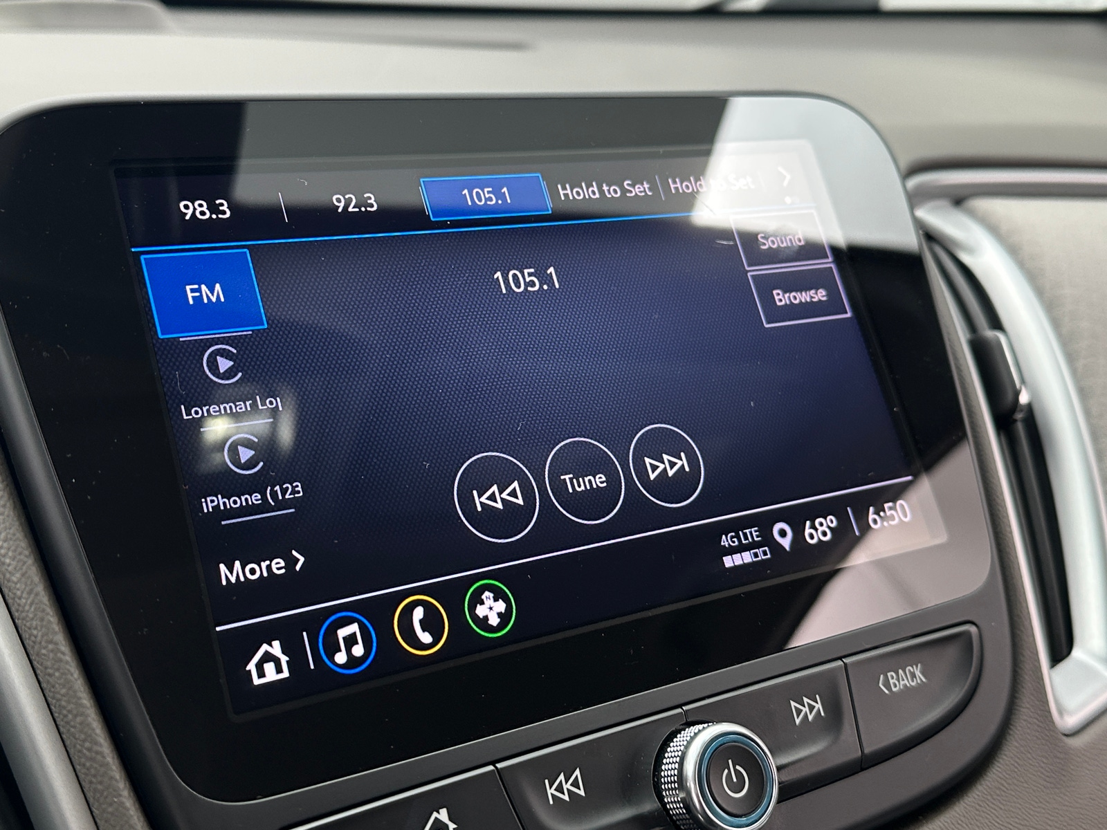 Thumbnail: 2022 Chevrolet Malibu - 4