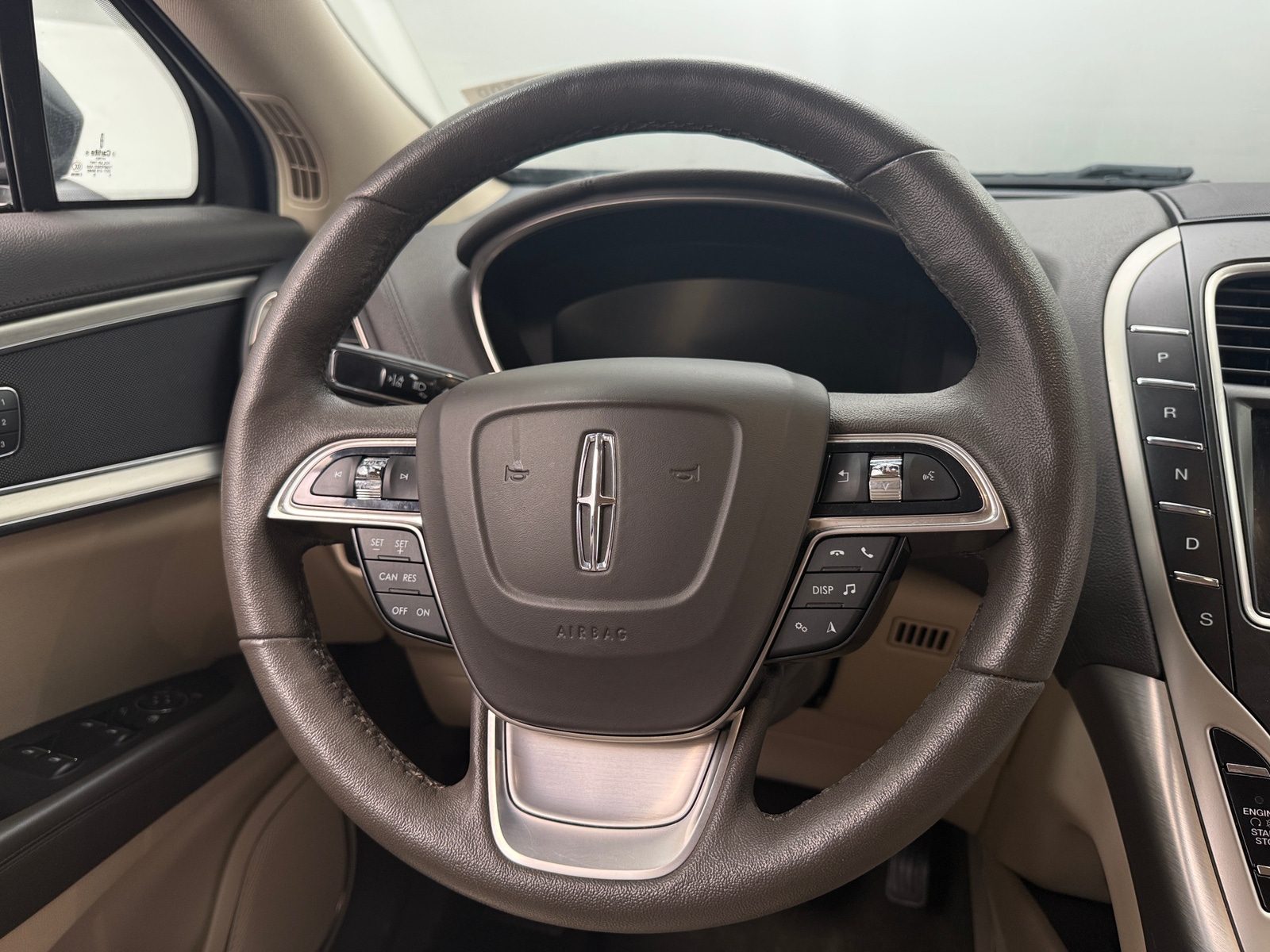 Thumbnail: 2019 Lincoln Nautilus - 4