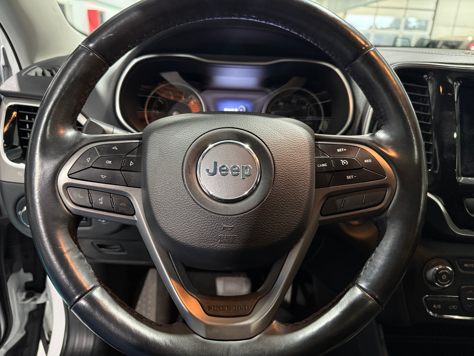 Thumbnail: 2020 Jeep Cherokee - 4