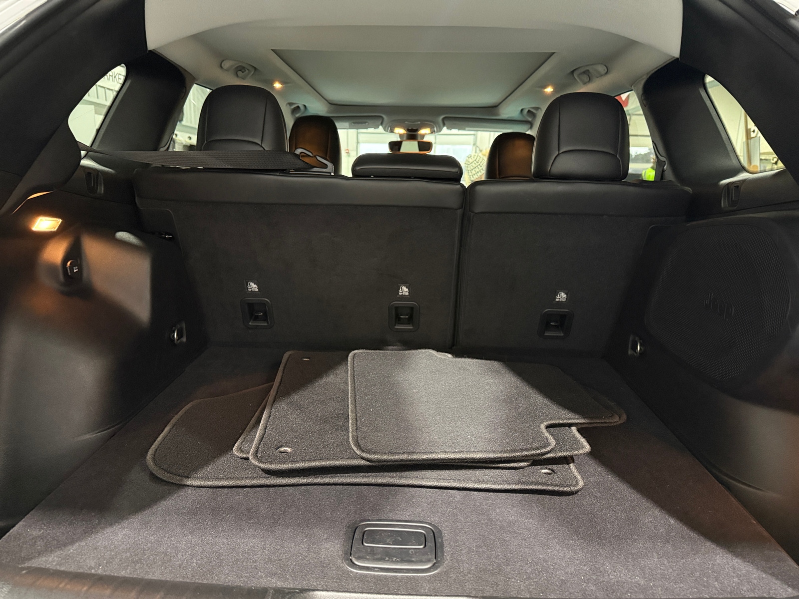 Thumbnail: 2020 Jeep Cherokee - 6