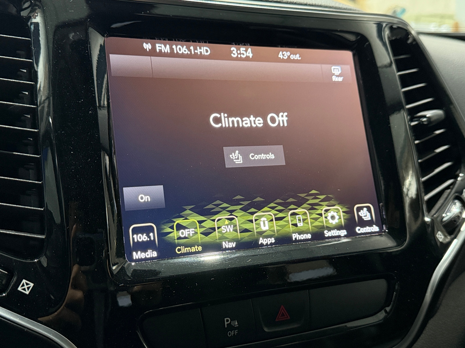 Thumbnail: 2020 Jeep Cherokee - 3