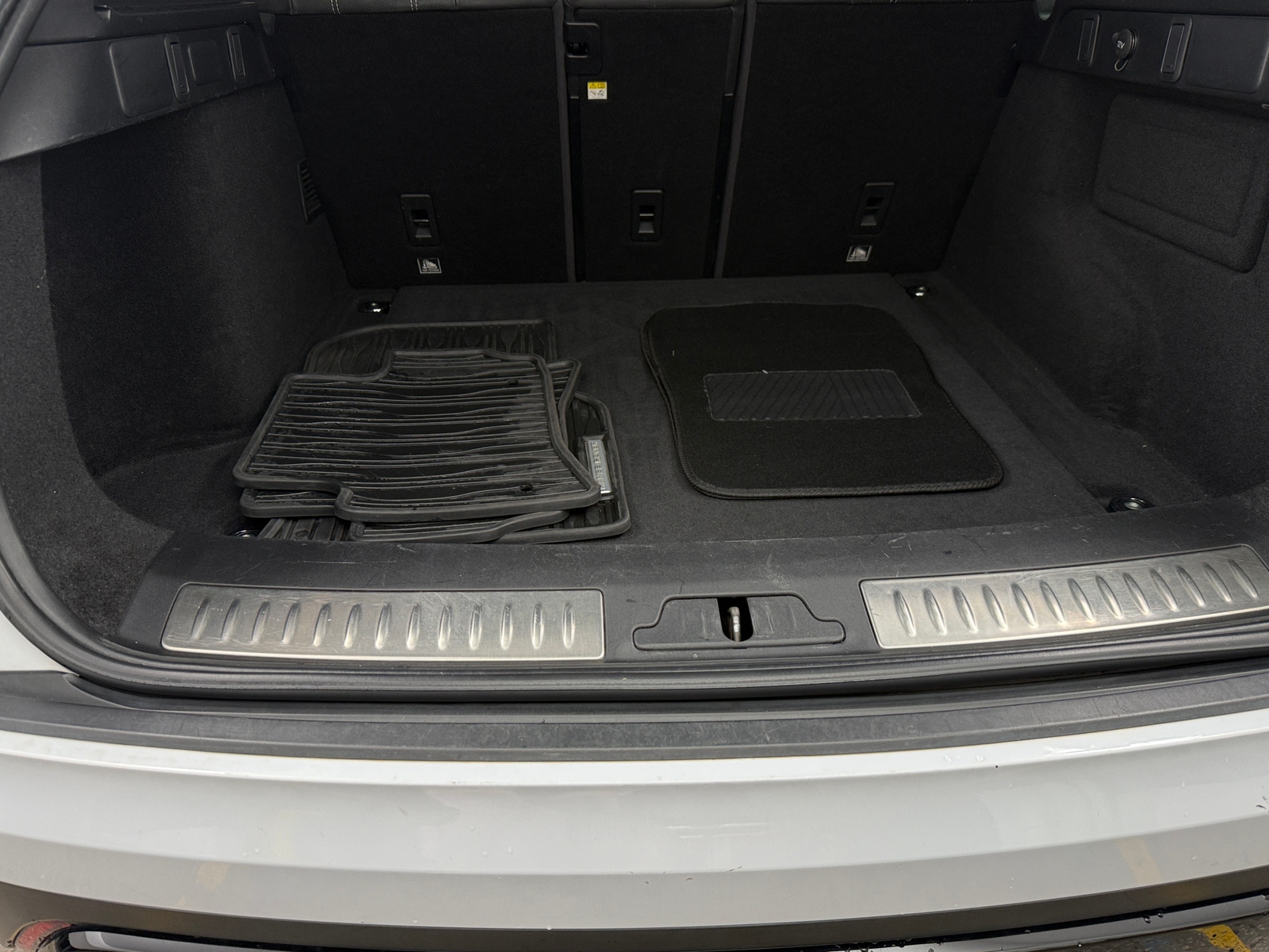 Thumbnail: 2018 Land Rover Range Rover Velar - 6