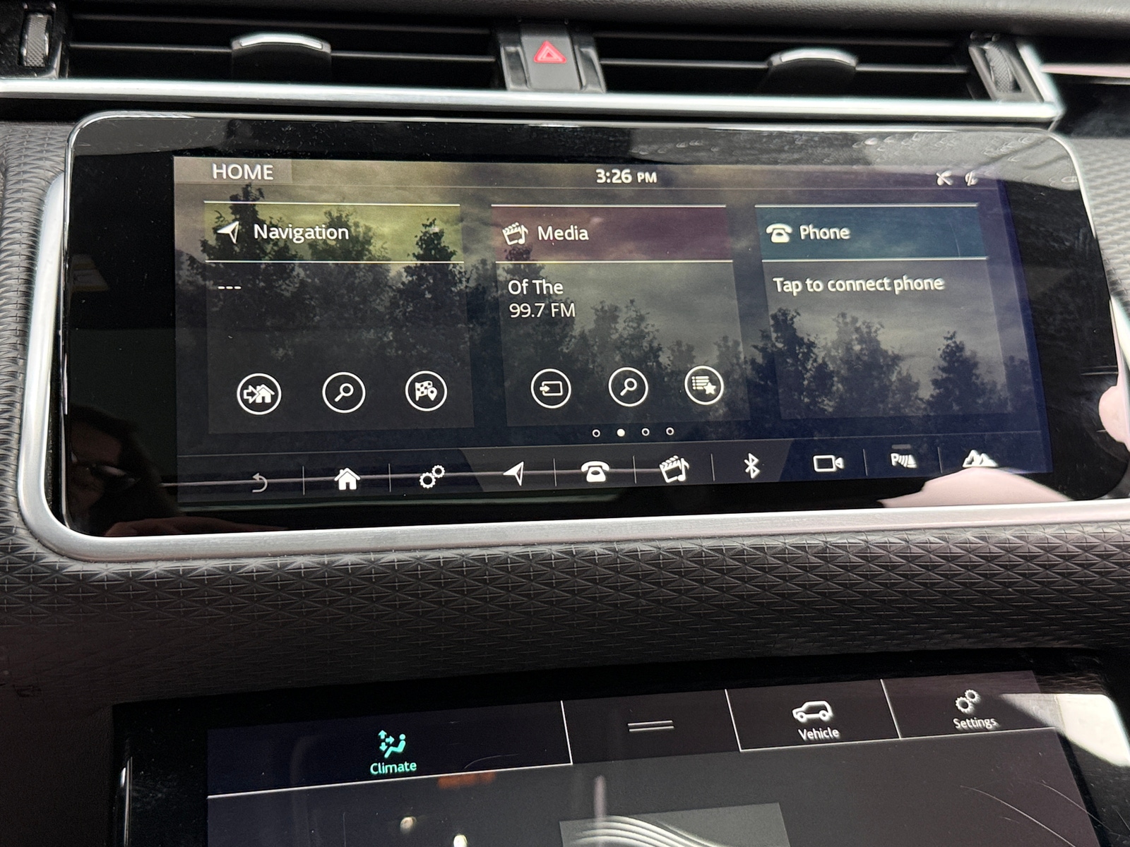 Thumbnail: 2018 Land Rover Range Rover Velar - 3