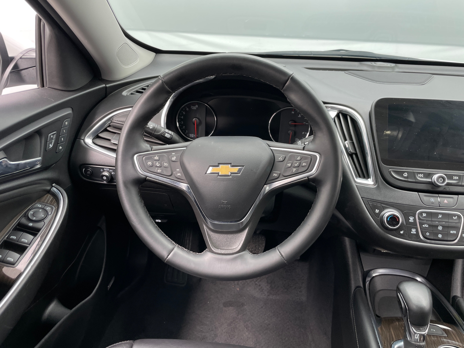 Thumbnail: 2024 Chevrolet Malibu - 4