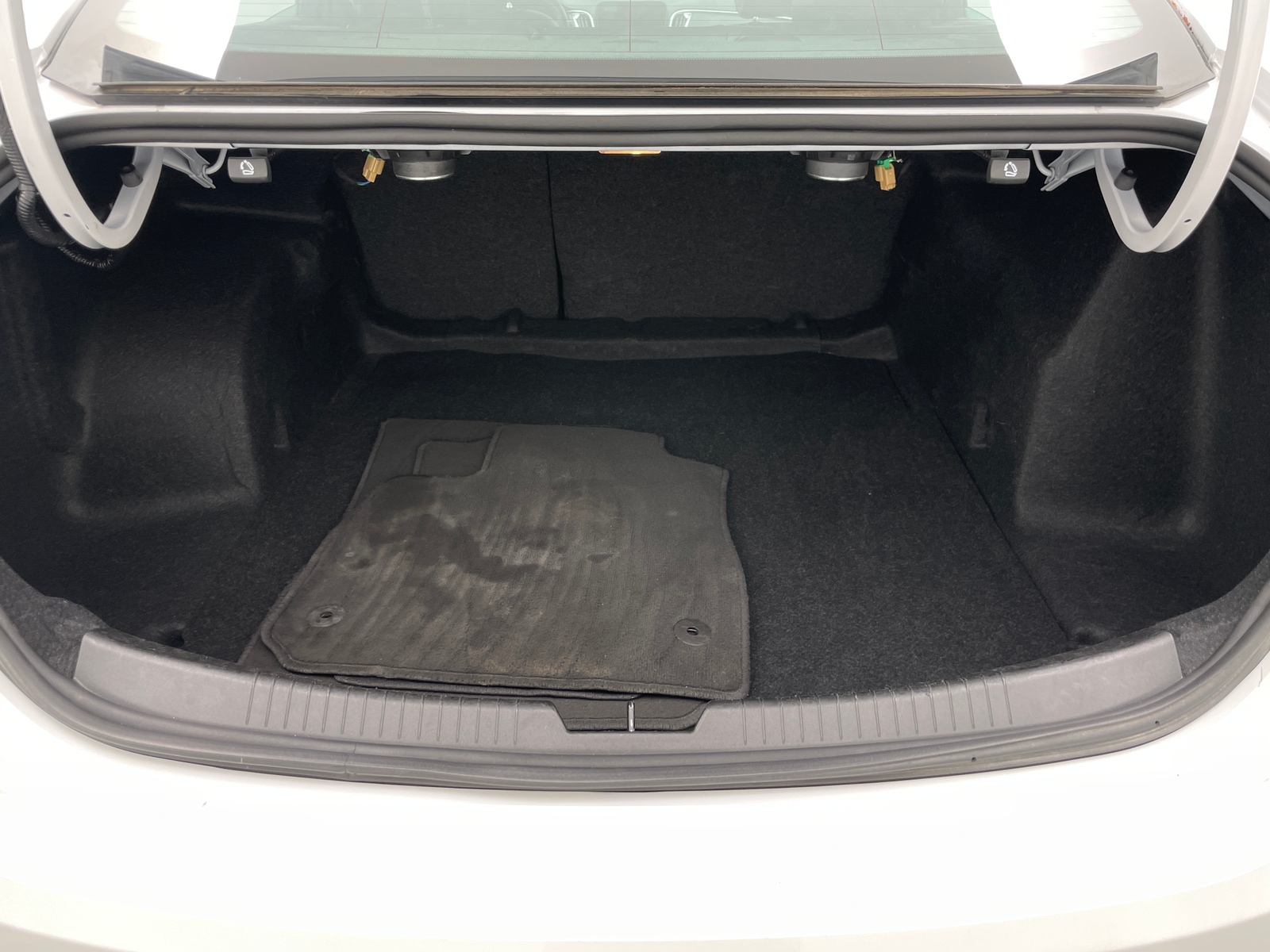 Thumbnail: 2024 Chevrolet Malibu - 6