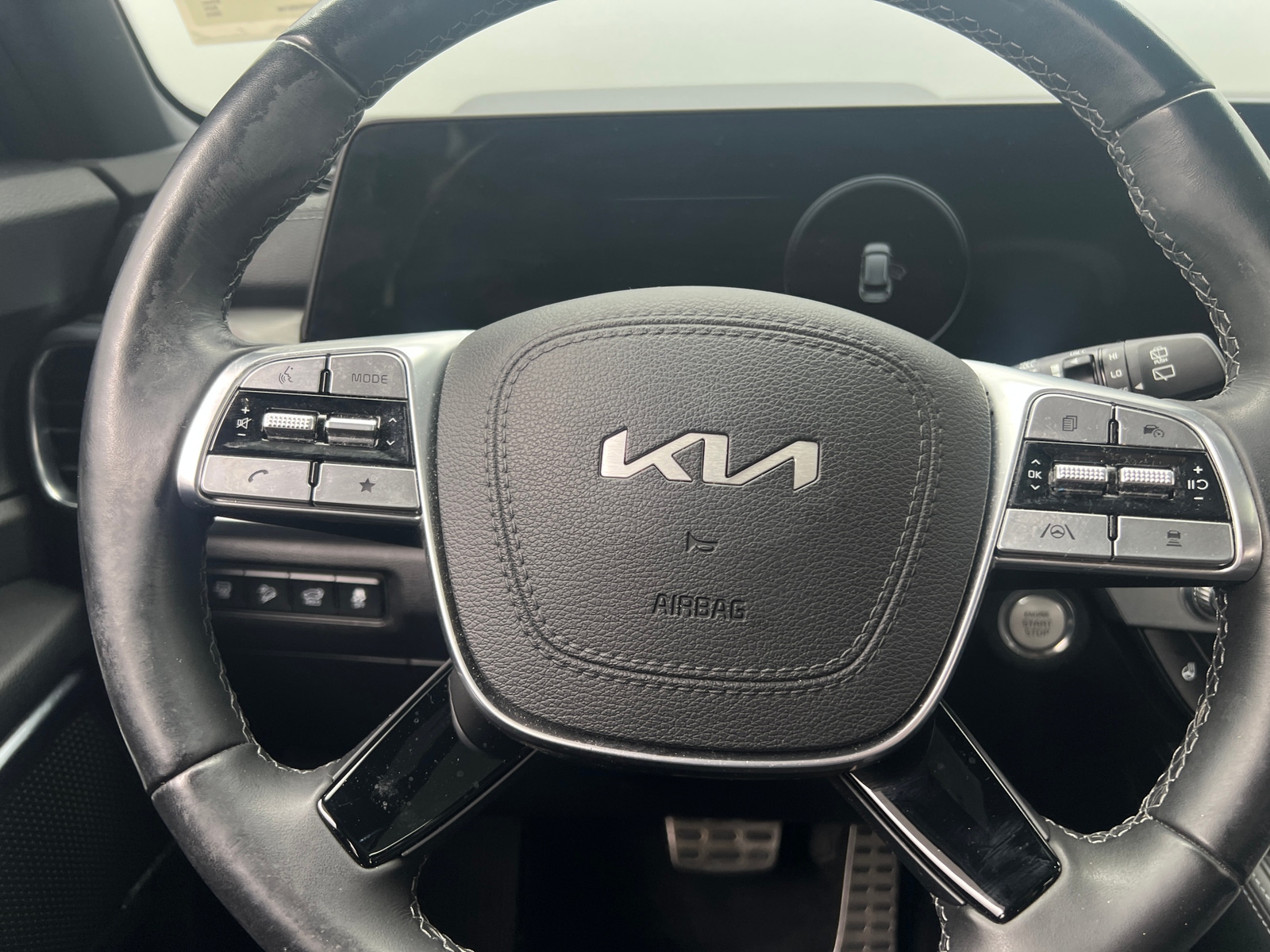 Thumbnail: 2023 Kia Telluride - 4