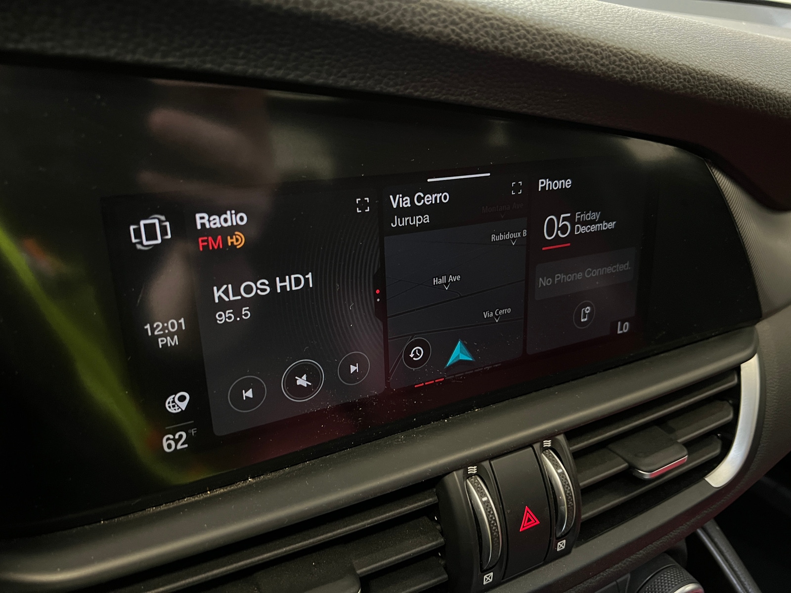 Thumbnail: 2022 Alfa Romeo Giulia - 3