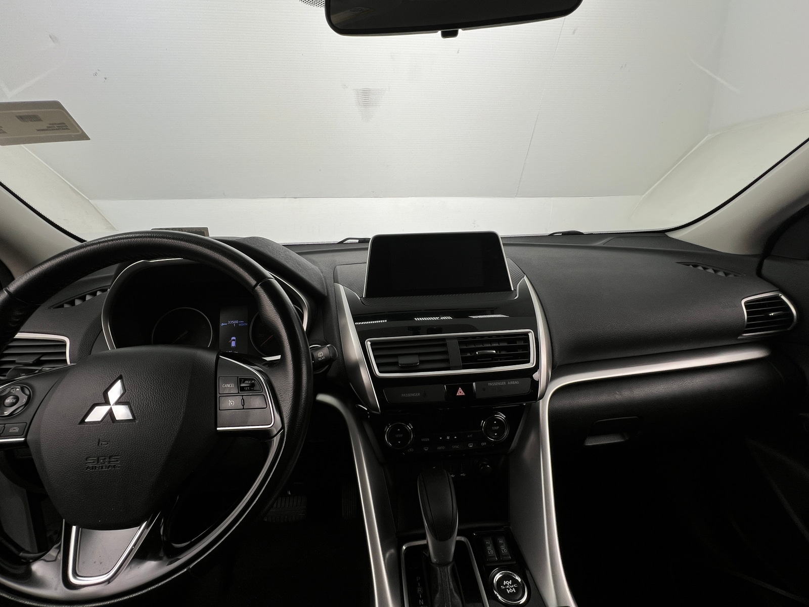 Thumbnail: 2018 Mitsubishi Eclipse Cross - 3