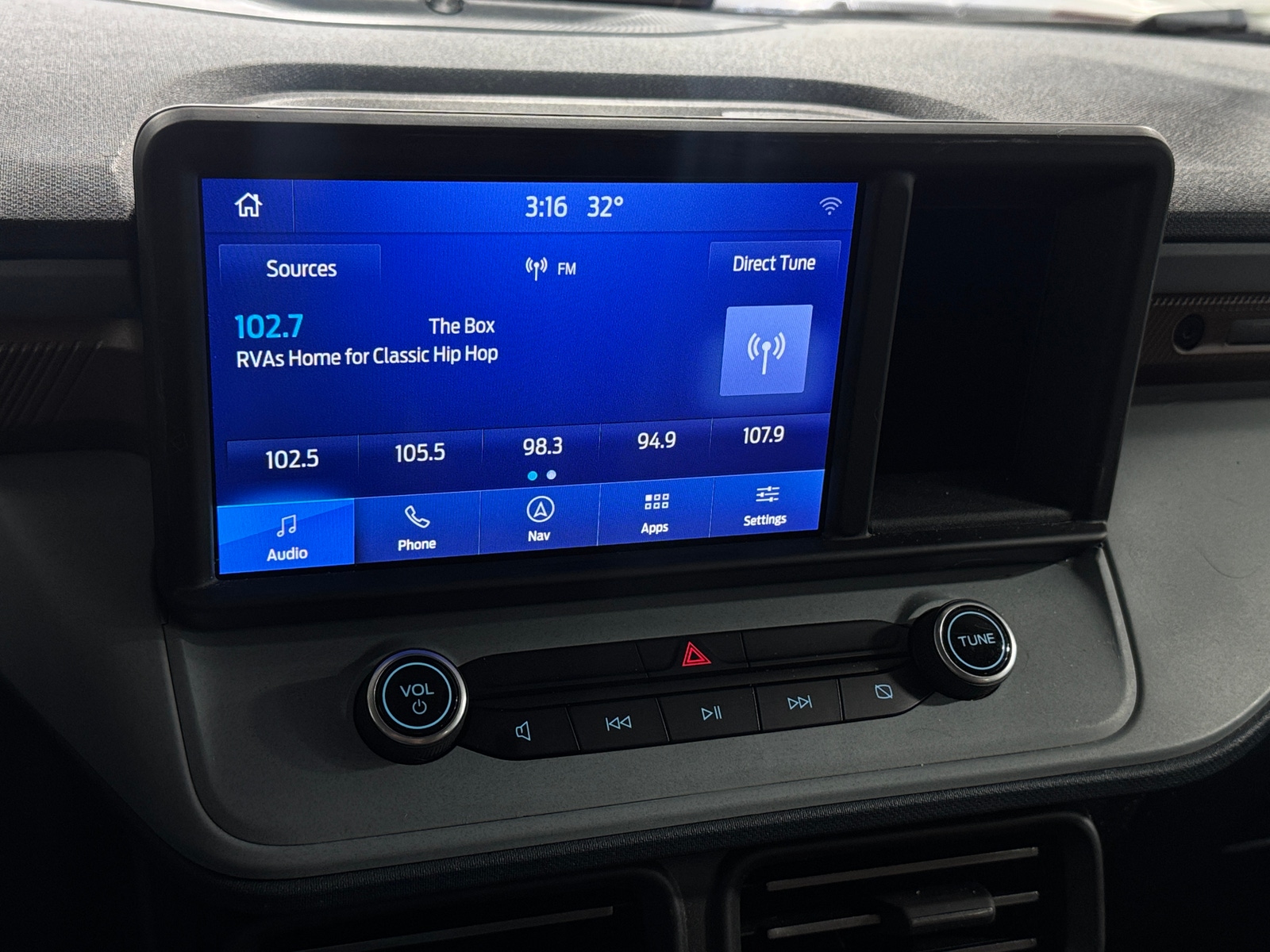 Thumbnail: 2022 Ford Maverick - 4