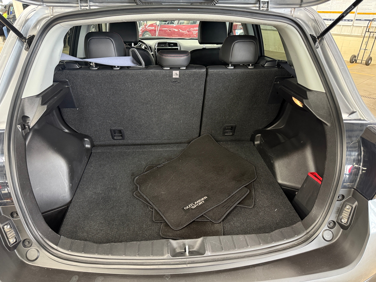 Thumbnail: 2024 Mitsubishi Outlander Sport - 6