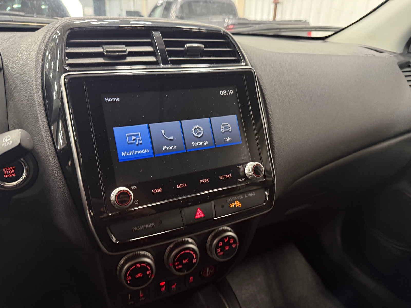 Thumbnail: 2024 Mitsubishi Outlander Sport - 3