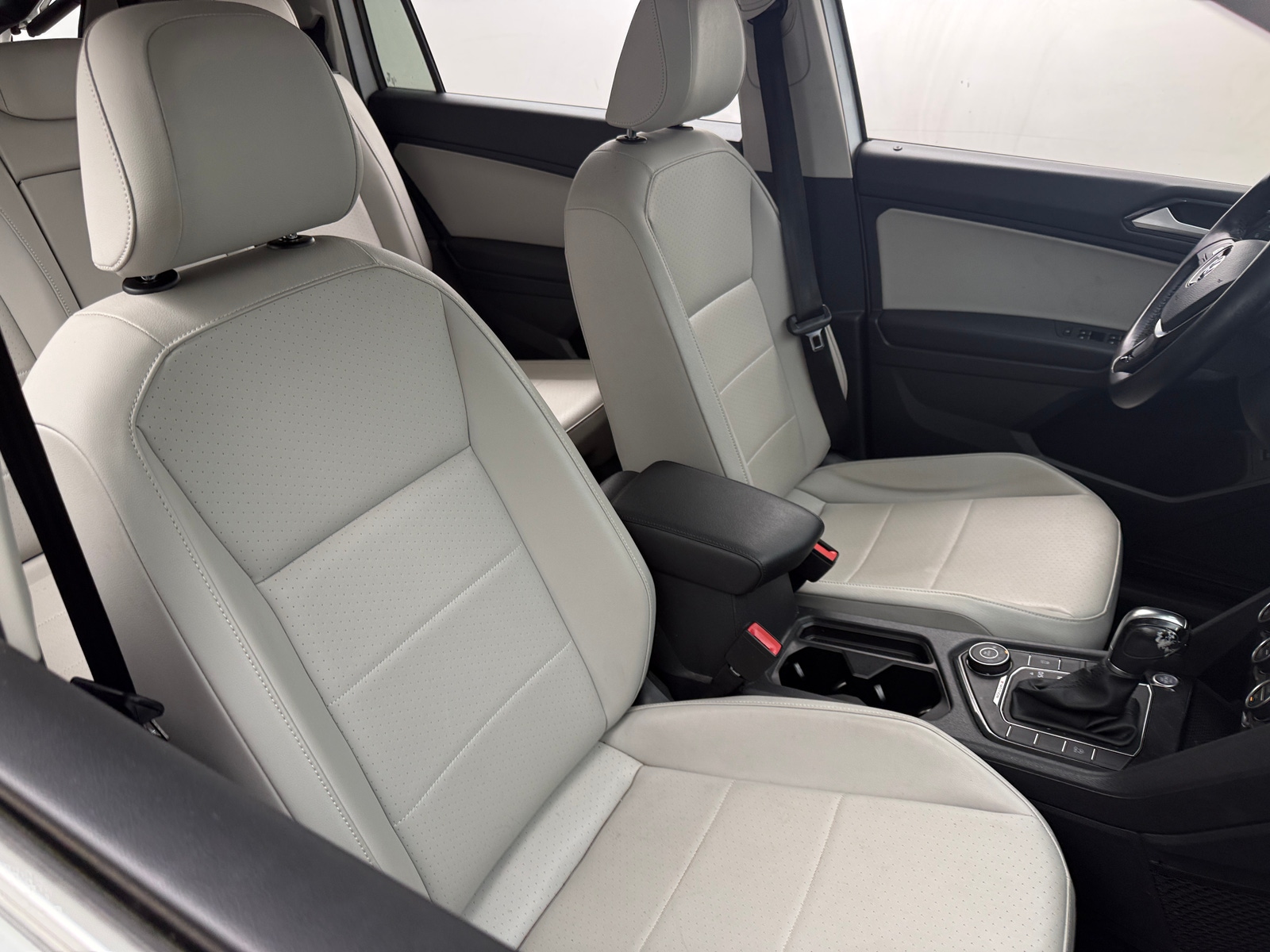 Thumbnail: 2018 Volkswagen Tiguan - 2