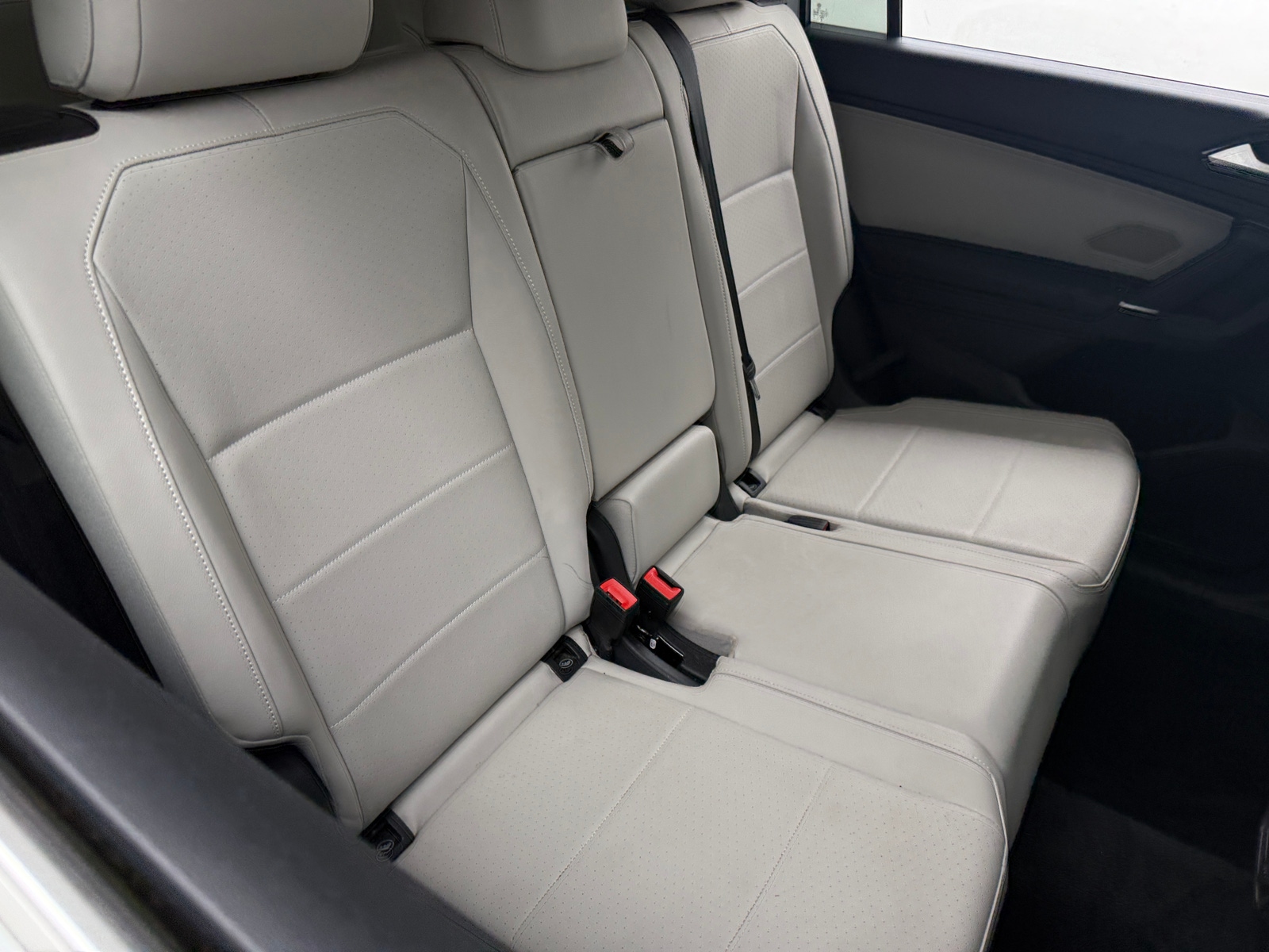 Thumbnail: 2018 Volkswagen Tiguan - 6