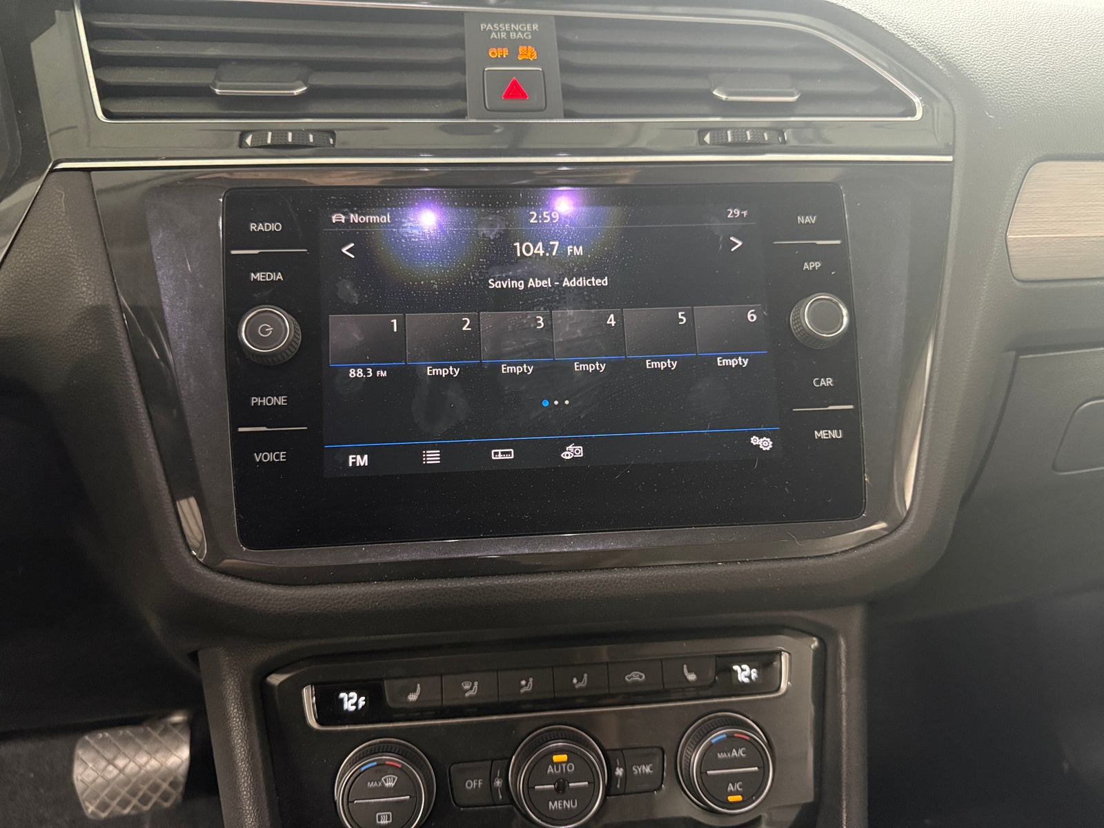 Thumbnail: 2018 Volkswagen Tiguan - 4