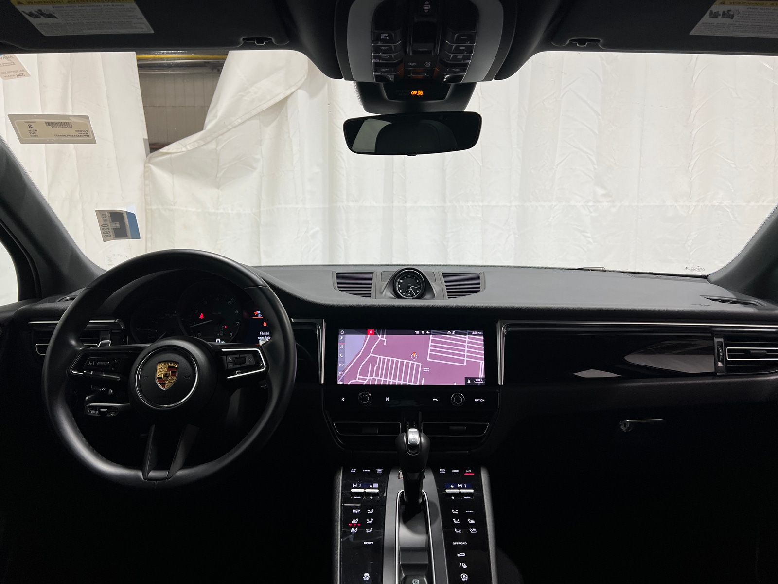 Thumbnail: 2023 Porsche Macan - 2