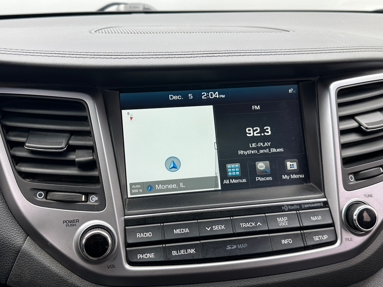 Thumbnail: 2016 Hyundai Tucson - 3