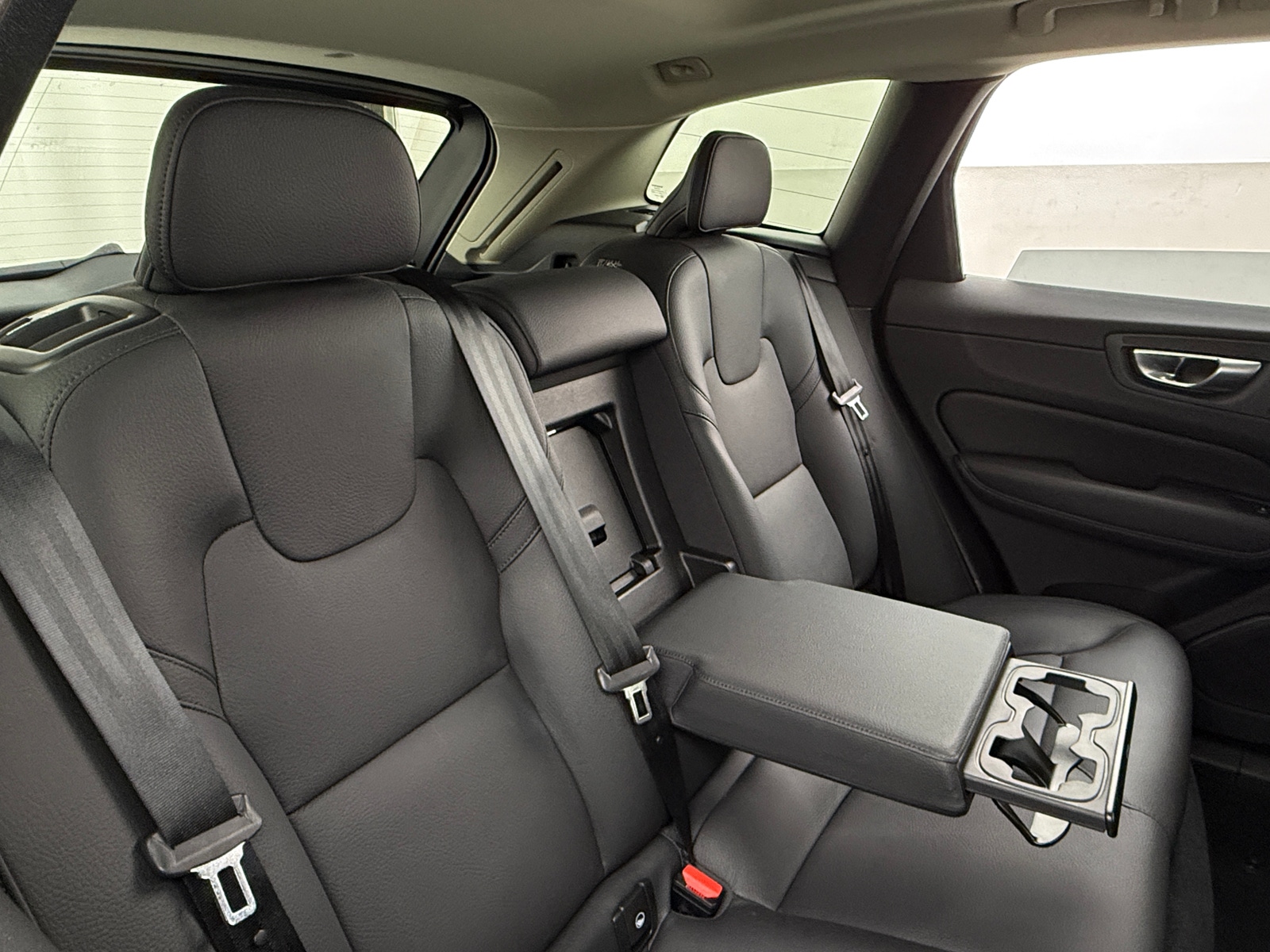 Thumbnail: 2025 Volvo XC60 - 5