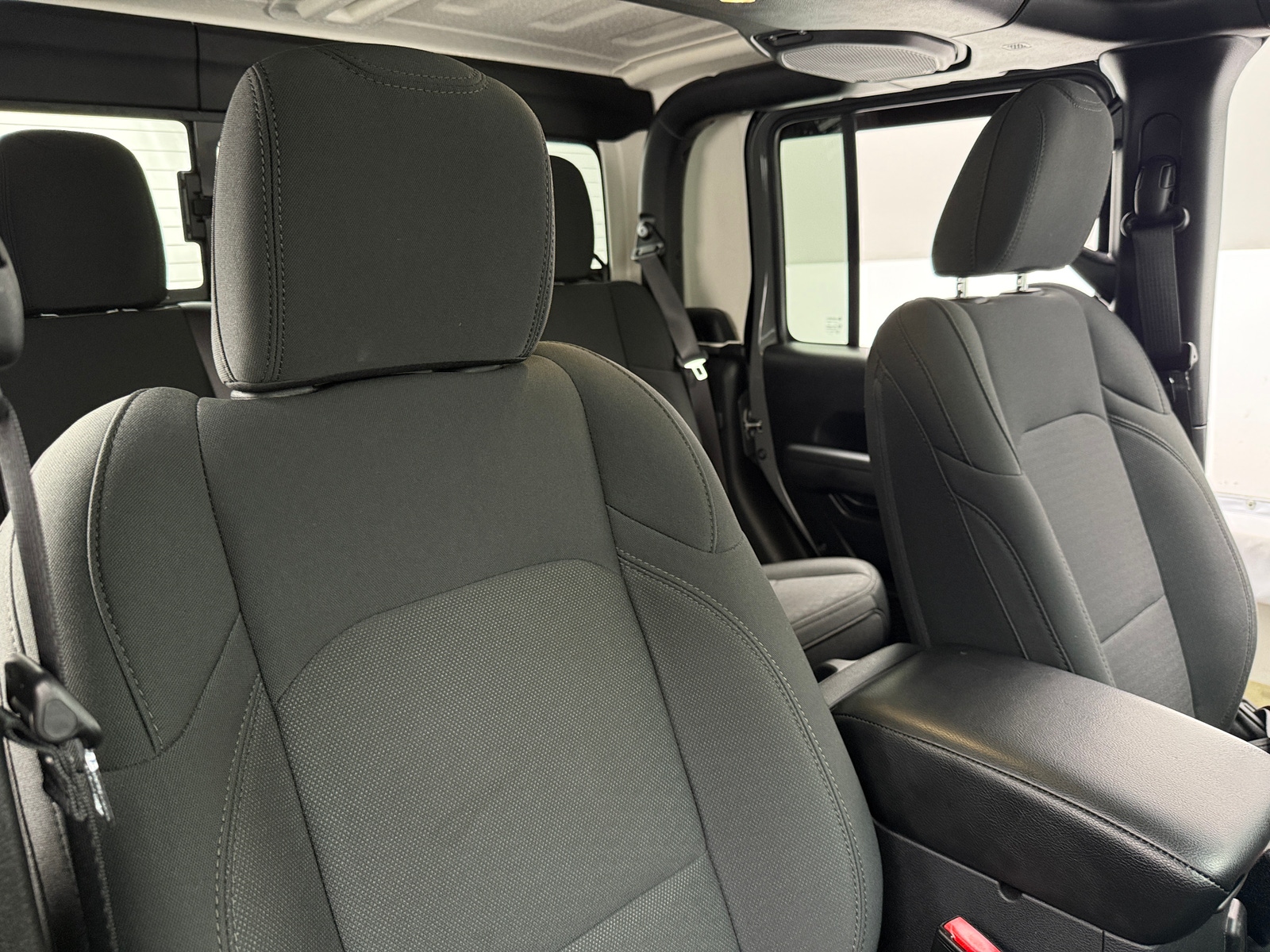 Thumbnail: 2021 Jeep Gladiator - 2