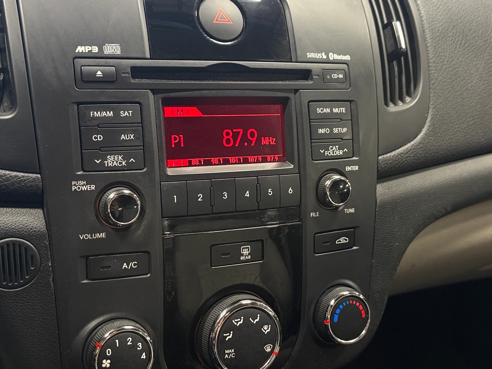 Thumbnail: 2010 Kia Forte - 4