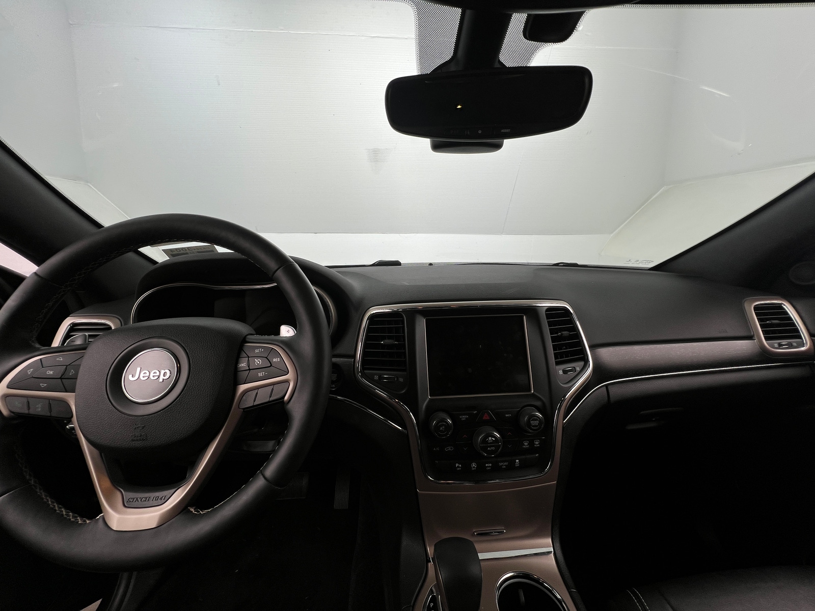 Thumbnail: 2017 Jeep Grand Cherokee - 2