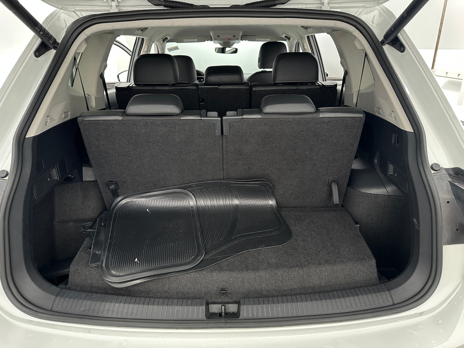 Thumbnail: 2024 Volkswagen Tiguan - 6