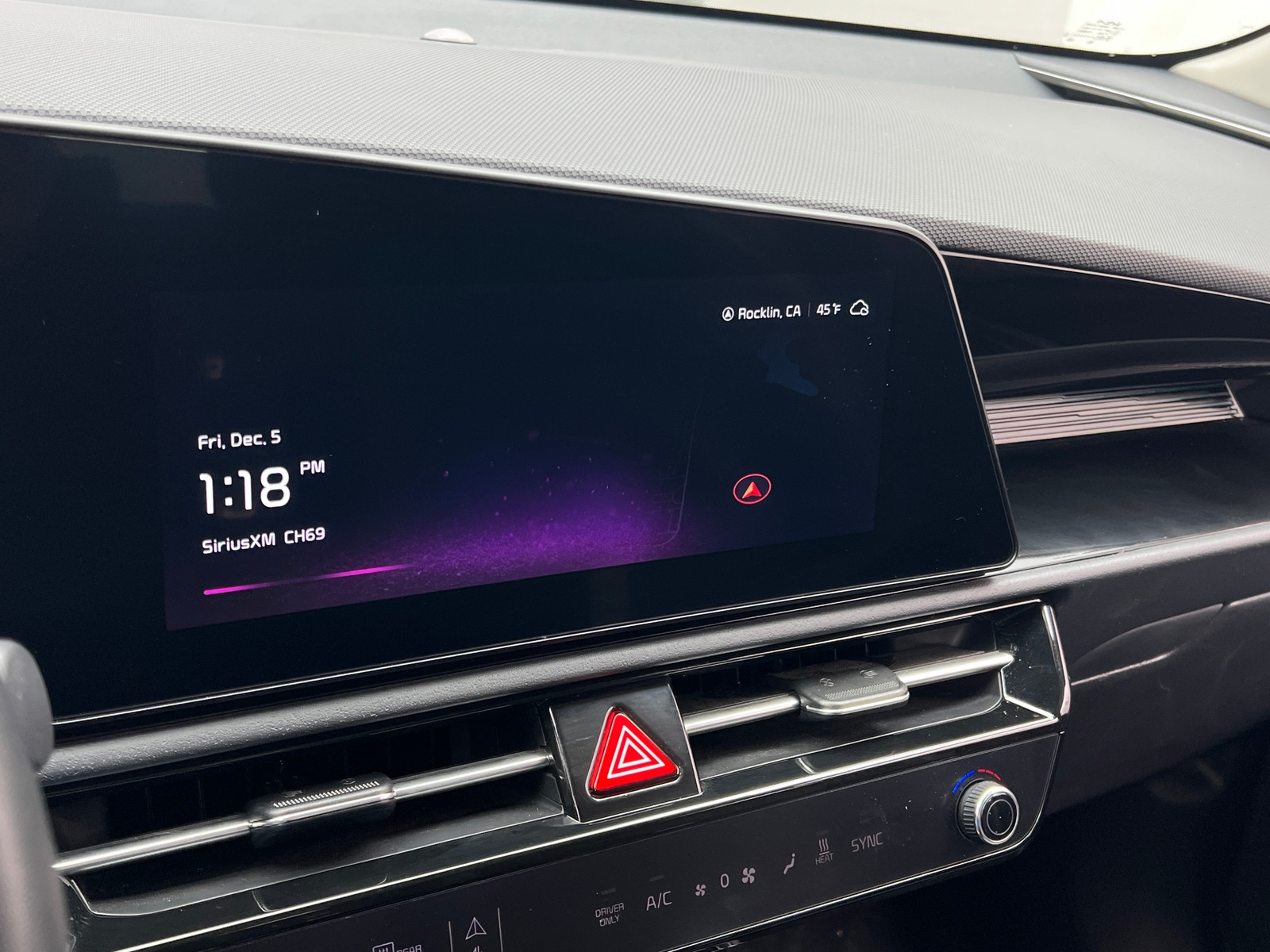 Thumbnail: 2024 Kia Niro - 3