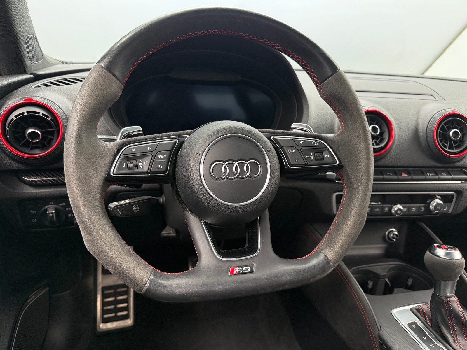 Thumbnail: 2018 Audi RS 3 - 4