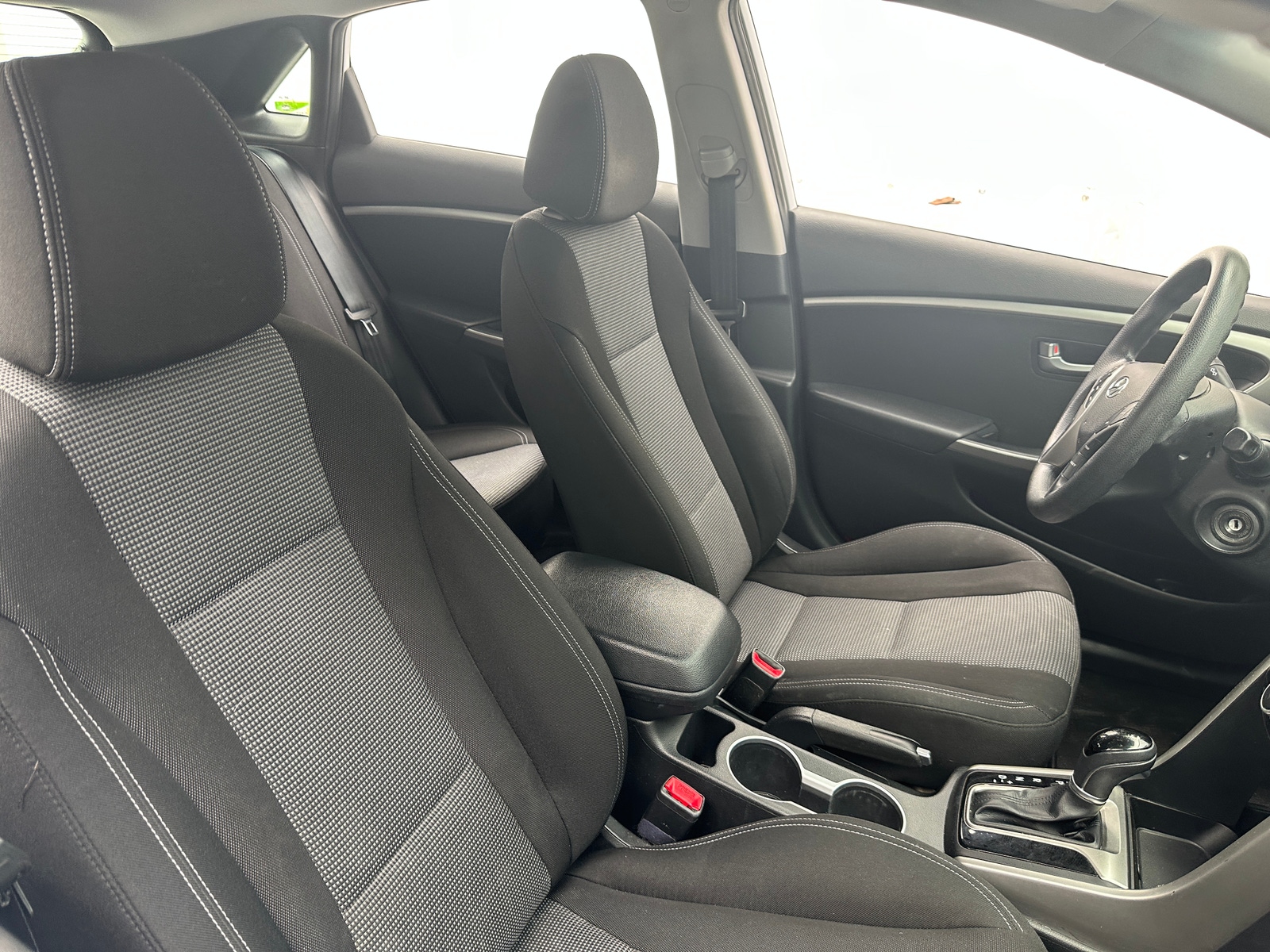 Thumbnail: 2017 Hyundai Elantra - 2