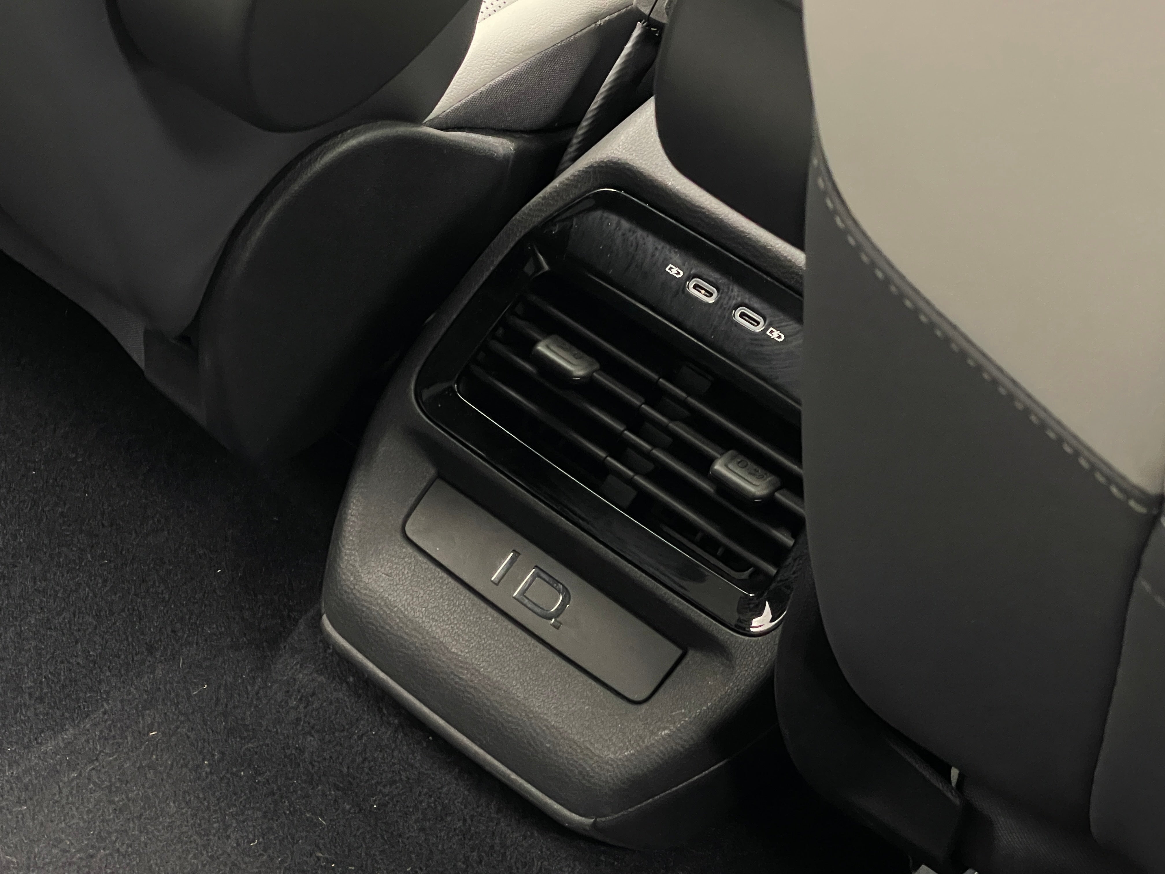 Used 2021 Volkswagen ID.4 PRO S with VIN WVGKMPE29MP046516 for sale in Oak Creek, WI