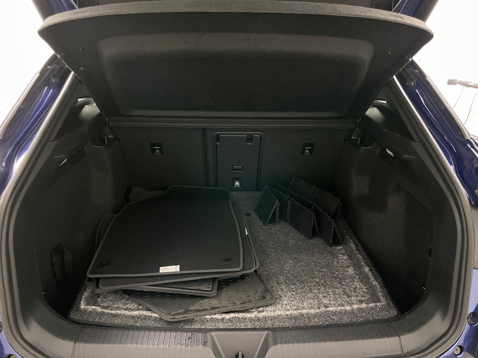 Thumbnail: 2021 Volkswagen ID.4 - 6