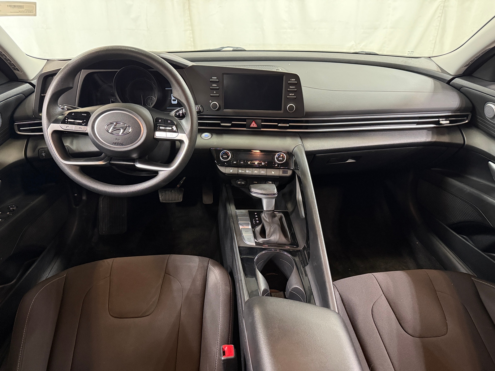 Thumbnail: 2023 Hyundai Elantra - 3