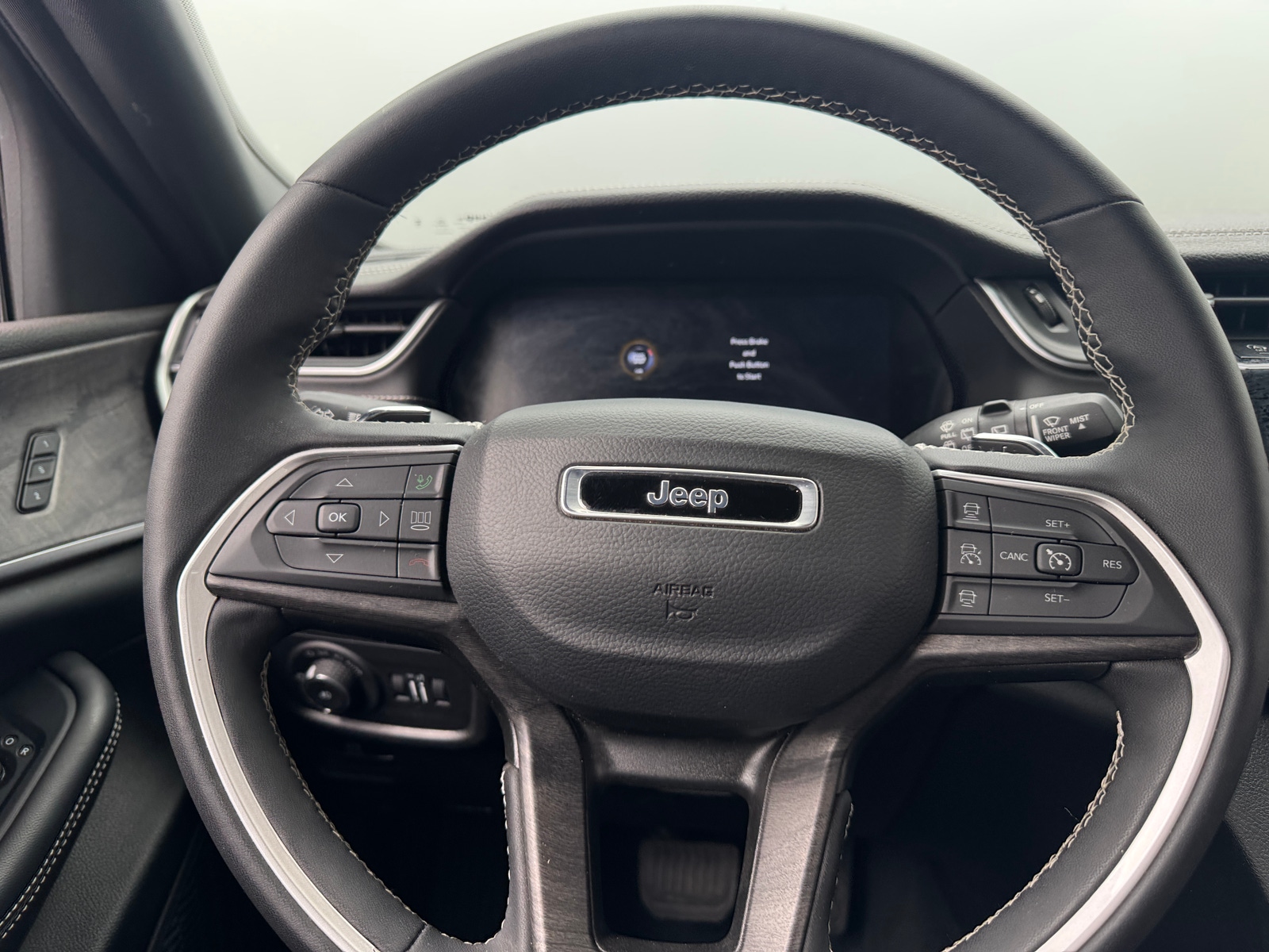 Thumbnail: 2024 Jeep Grand Cherokee L - 4