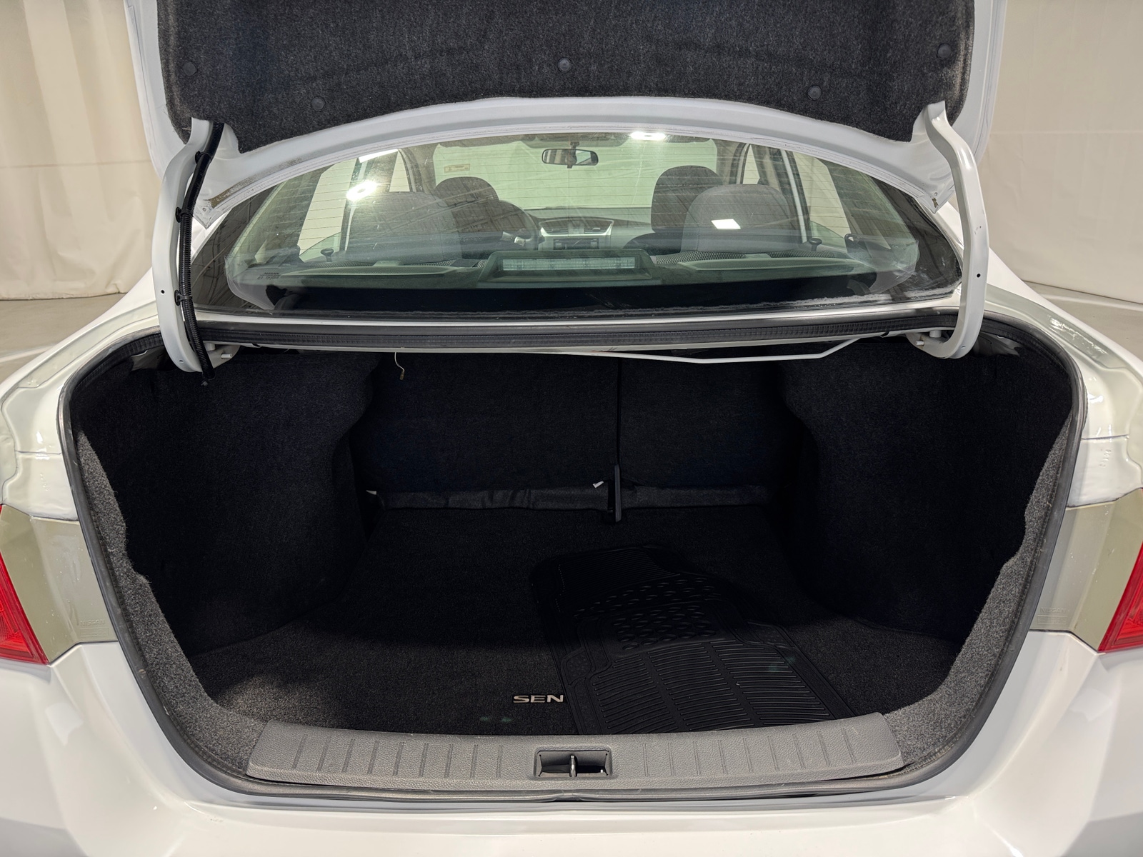 Thumbnail: 2016 Nissan Sentra - 7