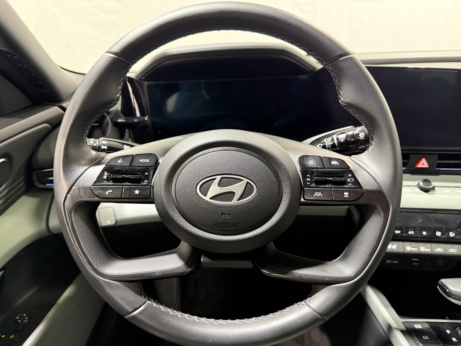 Thumbnail: 2024 Hyundai Elantra - 4