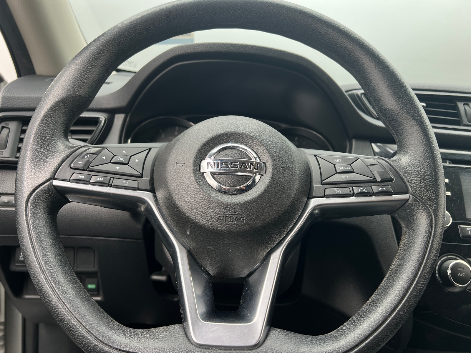 Thumbnail: 2017 Nissan Rogue - 5