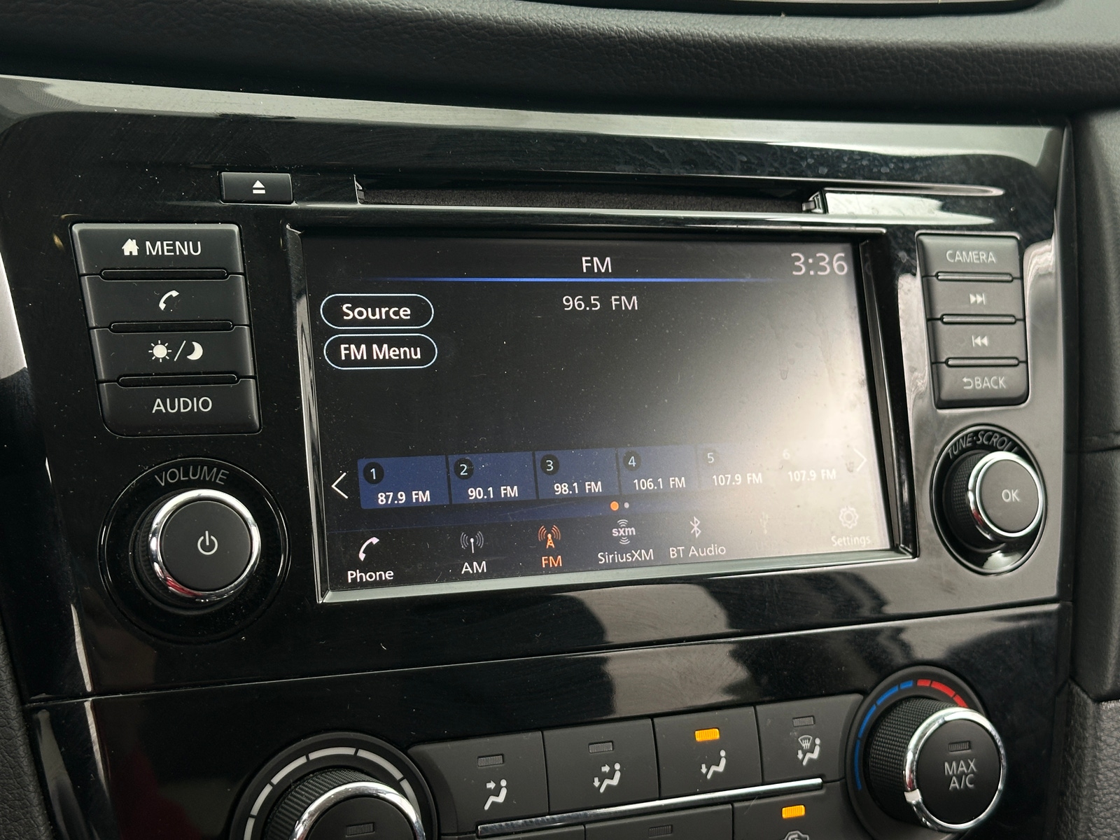 Thumbnail: 2018 Nissan Rogue - 4