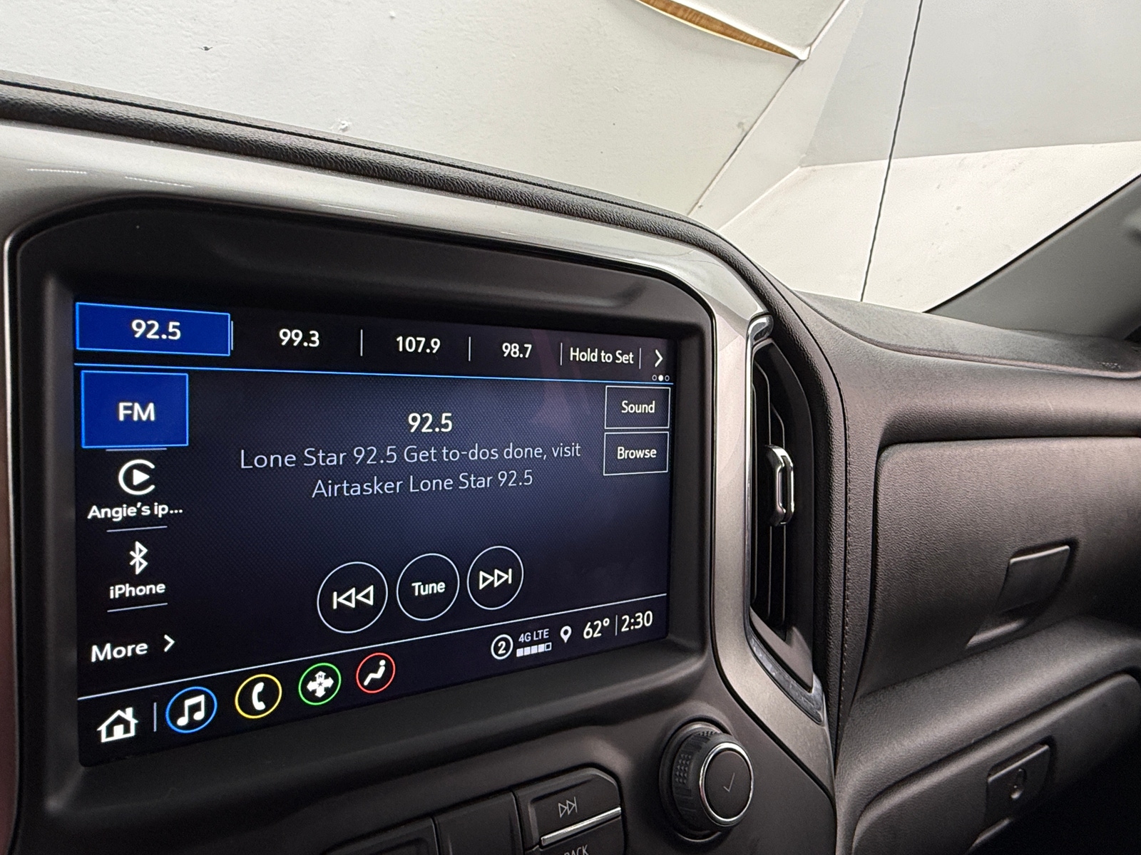 Thumbnail: 2022 Chevrolet Silverado 1500 - 3