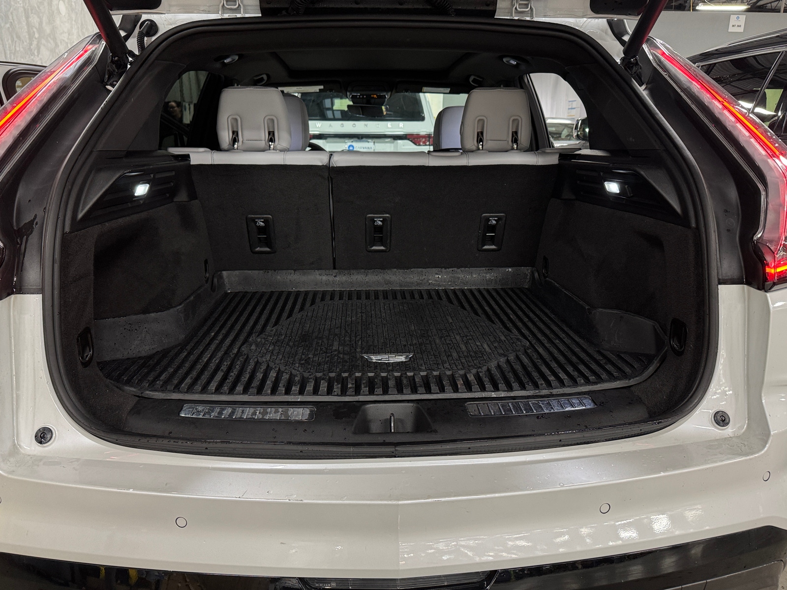 Thumbnail: 2024 Cadillac XT4 - 6