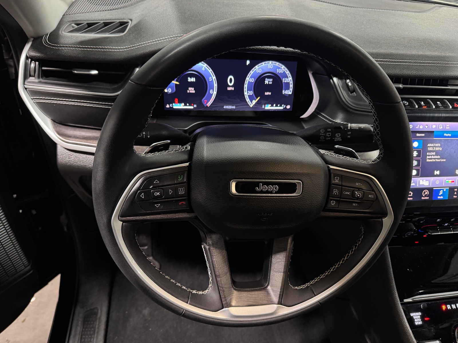 Thumbnail: 2023 Jeep Grand Cherokee L - 4