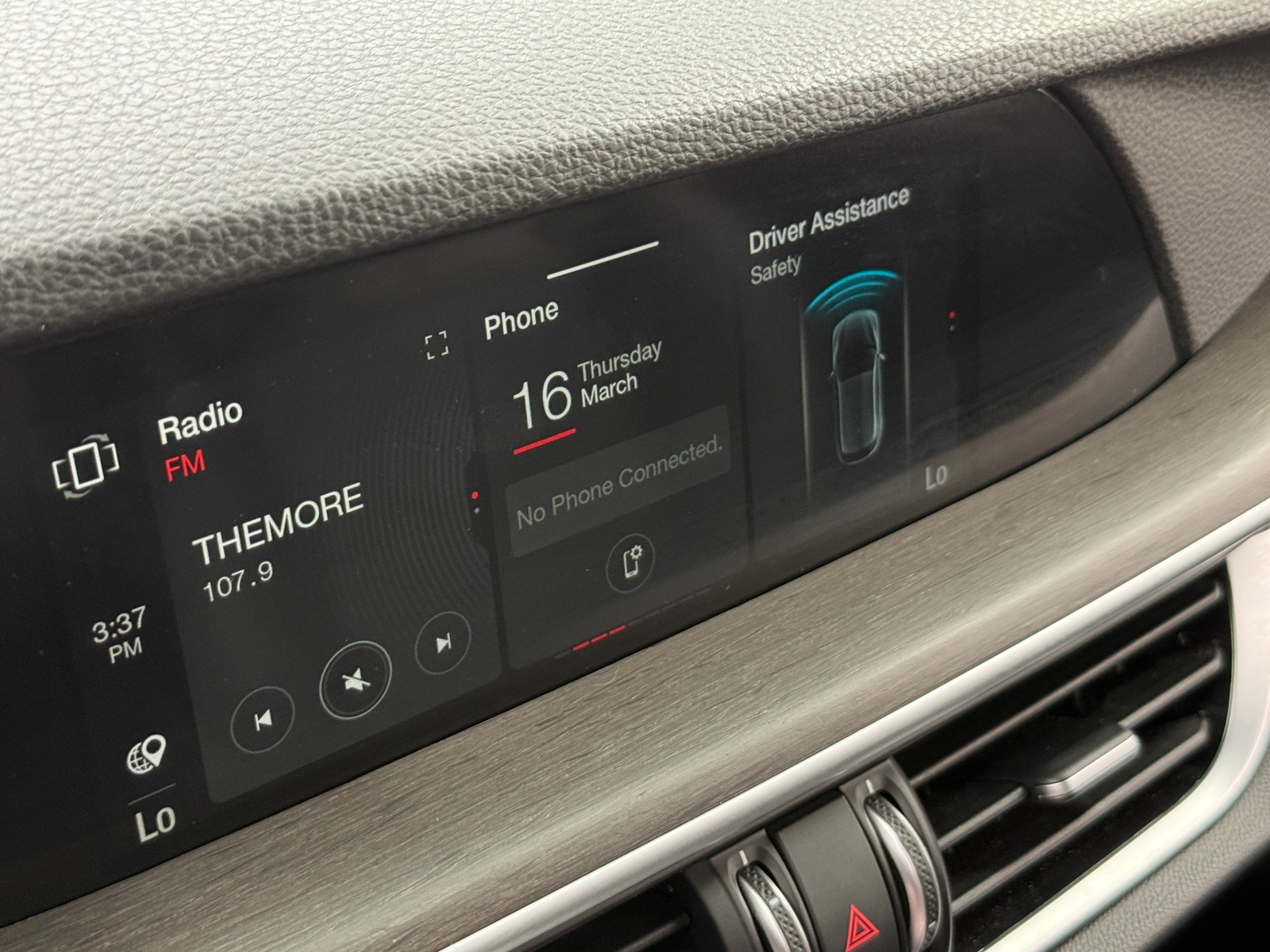 Thumbnail: 2022 Alfa Romeo Stelvio - 3